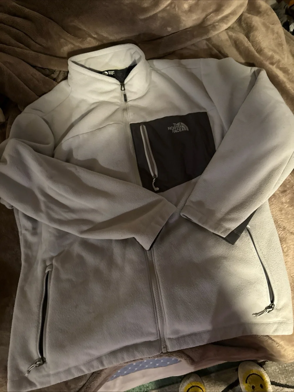 The North Face Men's Light Gray Fleece Jacket with Dark Chest Pocket
